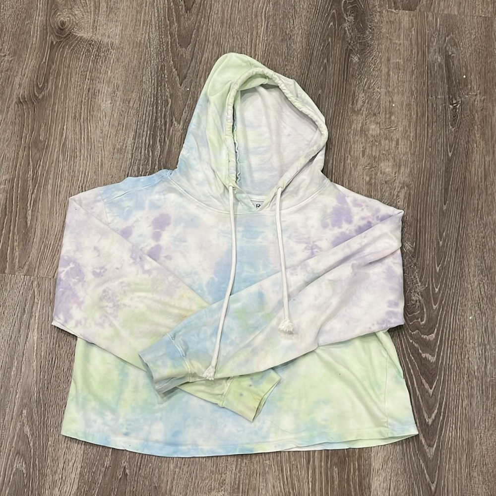 Cropped tie-dye hoodie drawstring